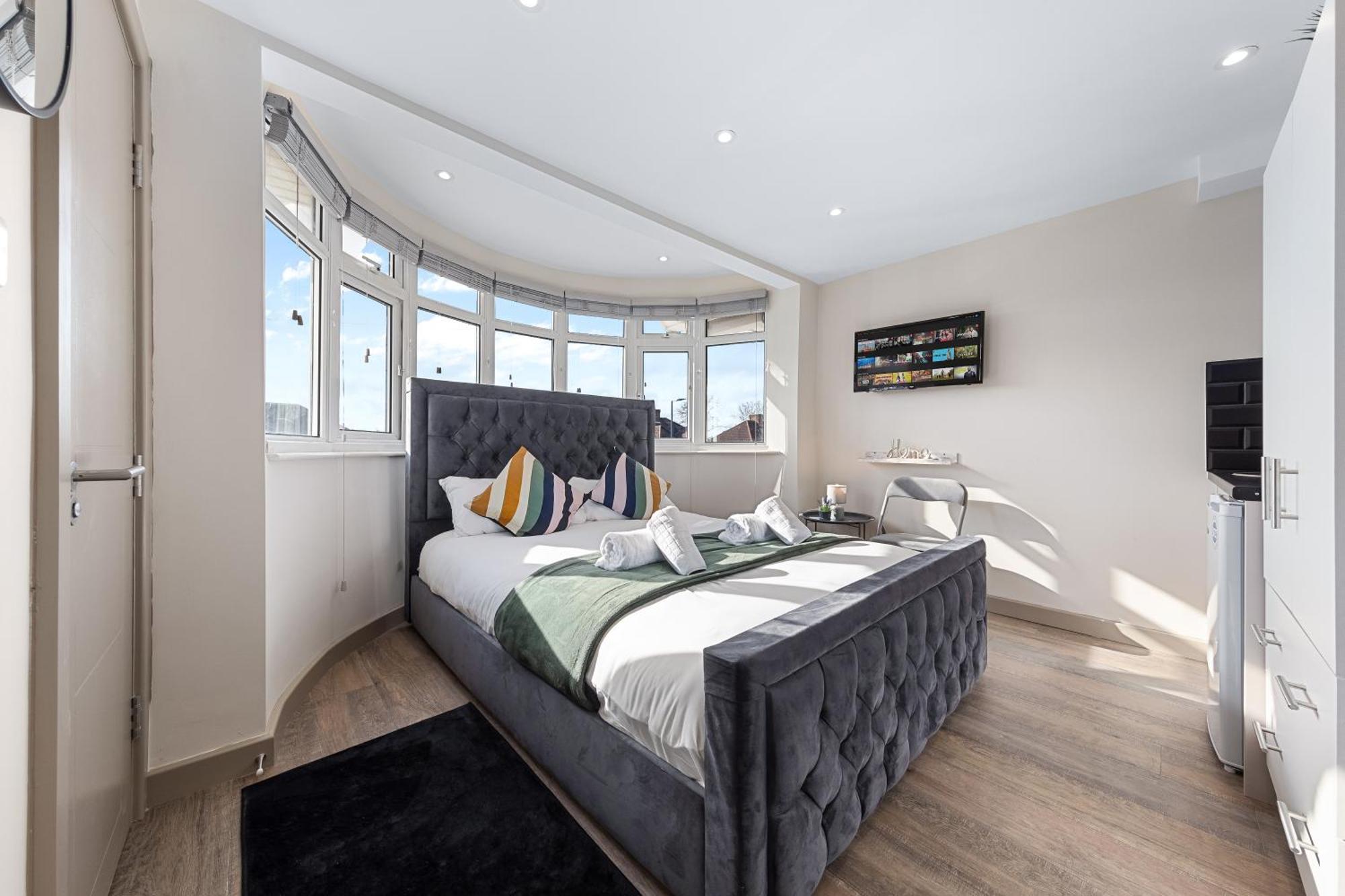 Serviced Ensuite Modern Studio - Sleeps 2 - Near Wembley Stadium - Good Transport Link To Central London - Harrow Ha3 Hatch End Luaran gambar
